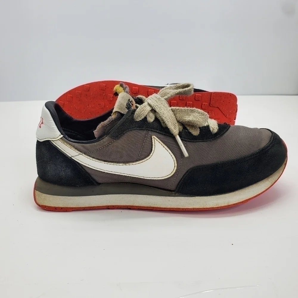 Nike waffle trainer